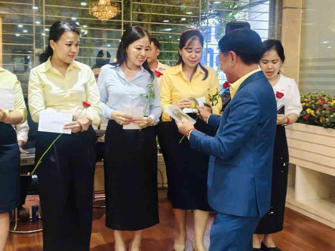 RẠNG RỠ SẮC HOA – RỘN RÀNG NGÀY 20/10 TẠI TẬP ĐOÀN HOÀNG QUÂN